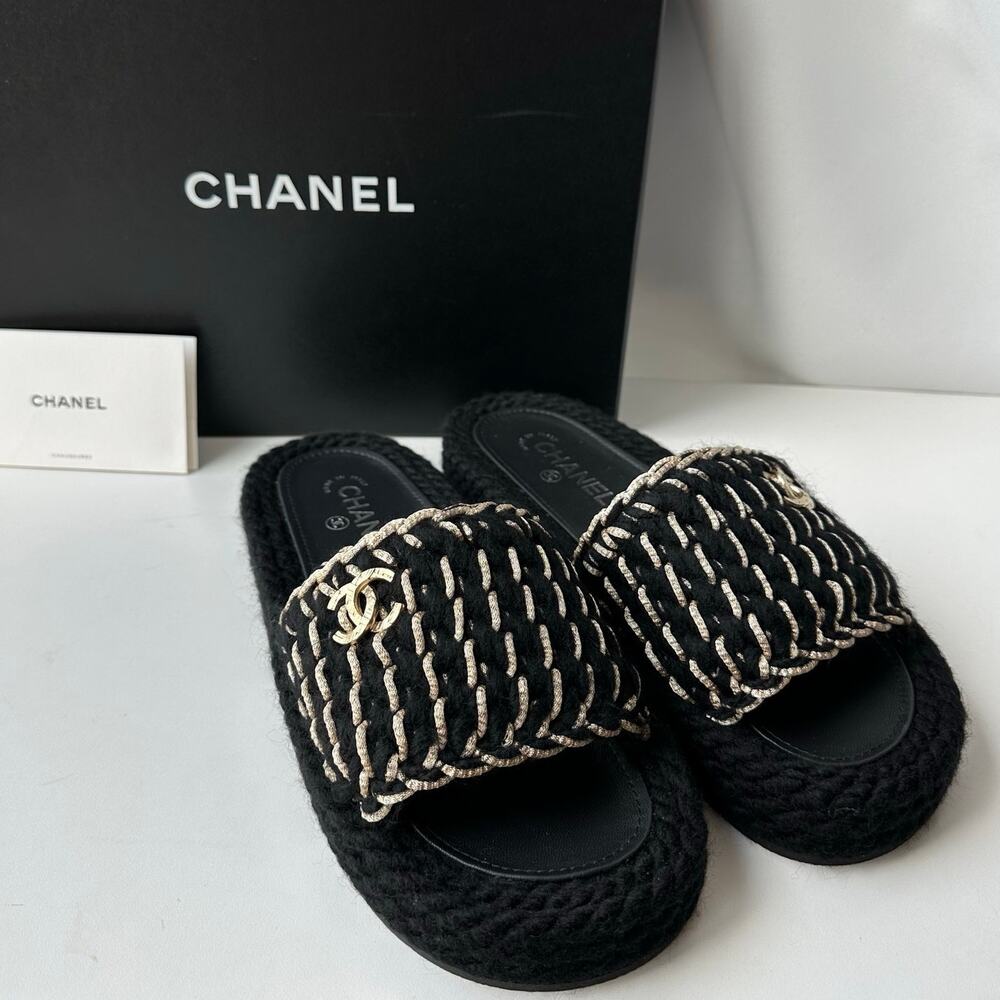 NIB! Chanel (39/8-8.5 US) Interlocking CC Logo Braided Slide Sandals- Black/Gold